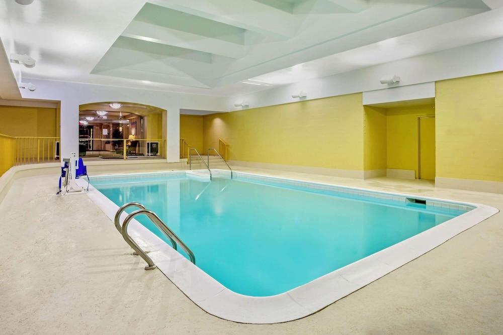 La Quinta By Wyndham Stamford / New York City Eksteriør bilde