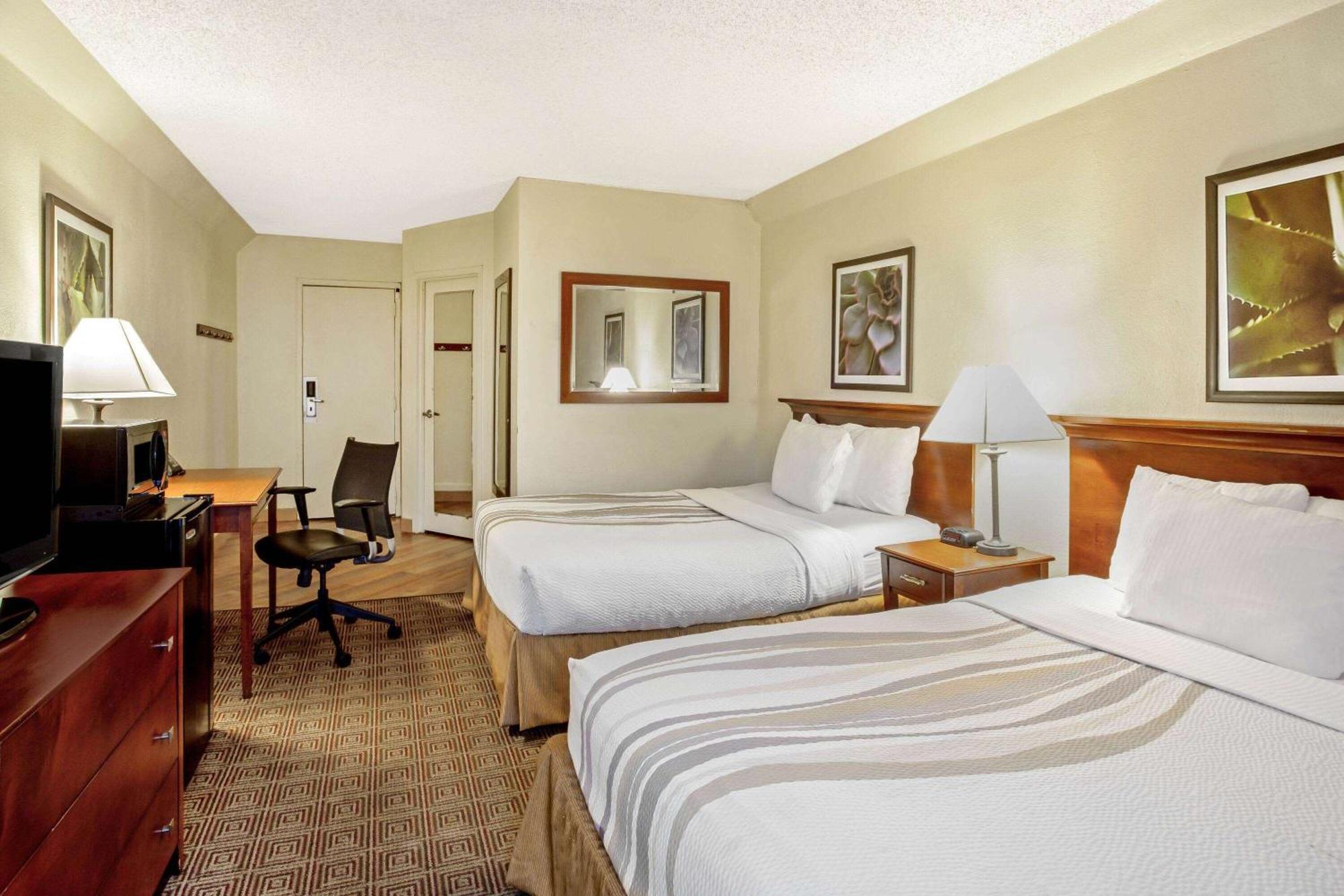 La Quinta By Wyndham Stamford / New York City Eksteriør bilde