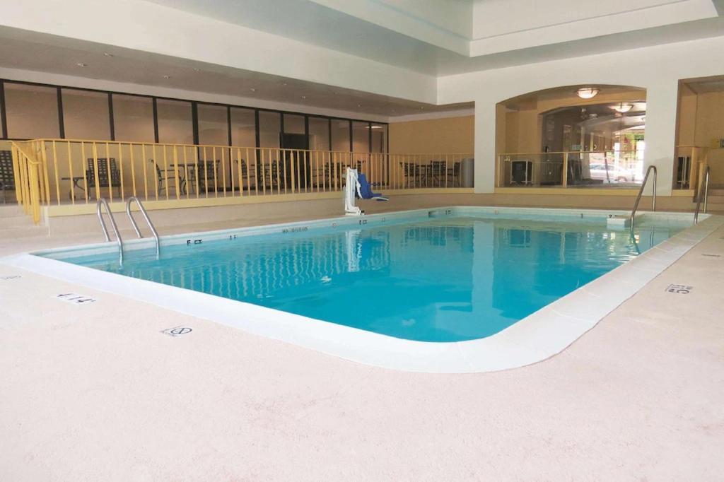 La Quinta By Wyndham Stamford / New York City Eksteriør bilde